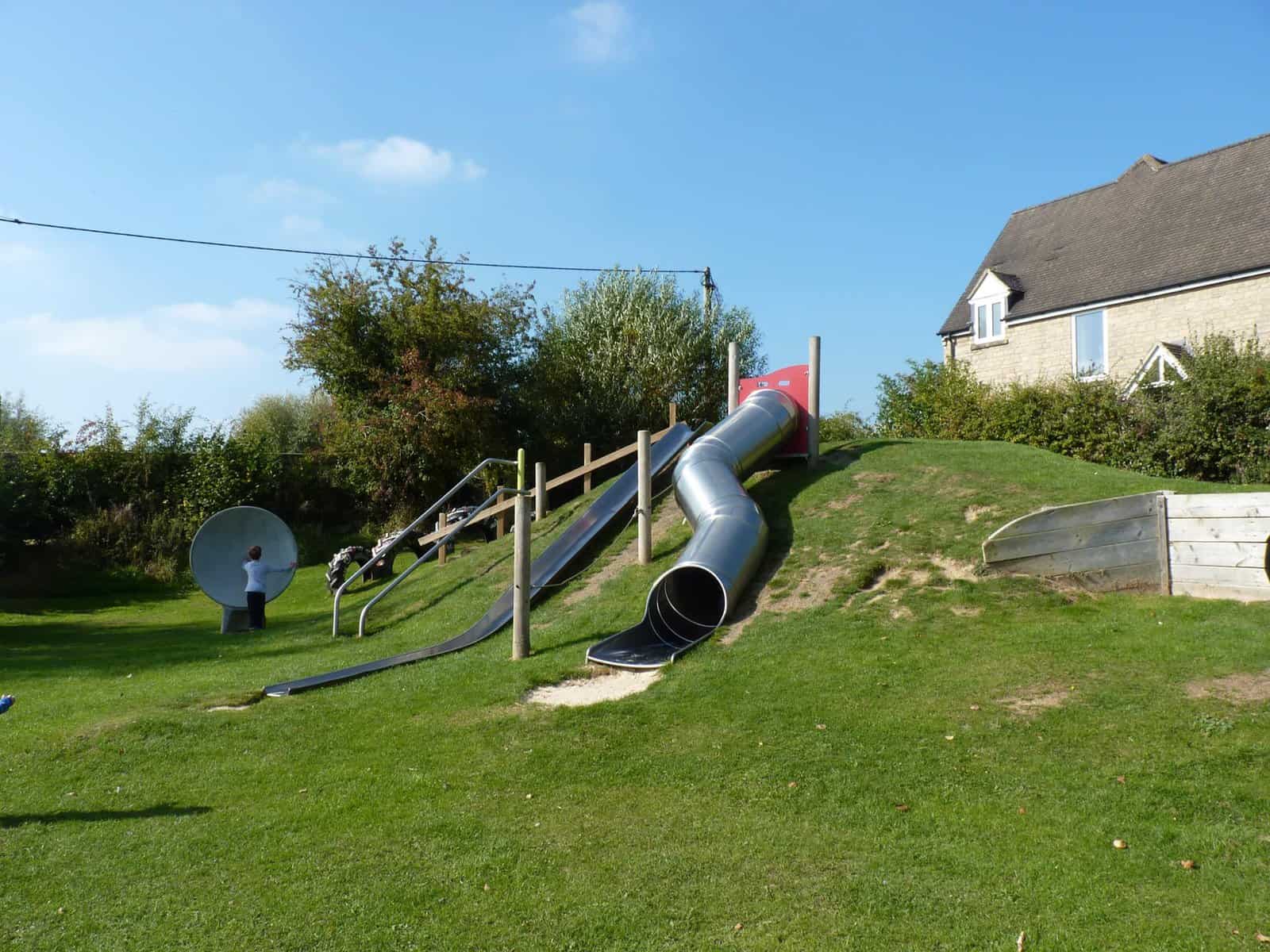 ShiptonunderWychwood Playground, ShiptonunderWychwood, Oxfordshire freeparks.co.uk